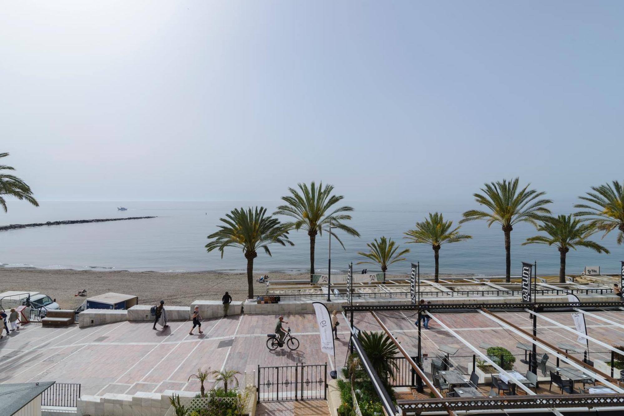 Sea Front Apartment In Marbella Center Exteriör bild