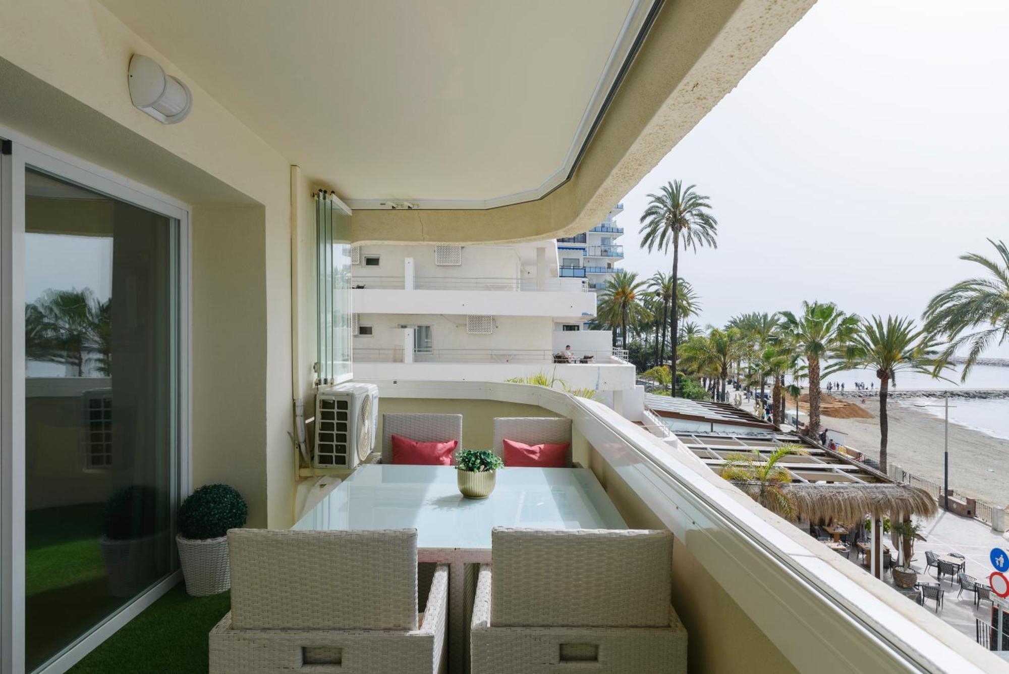 Sea Front Apartment In Marbella Center Exteriör bild